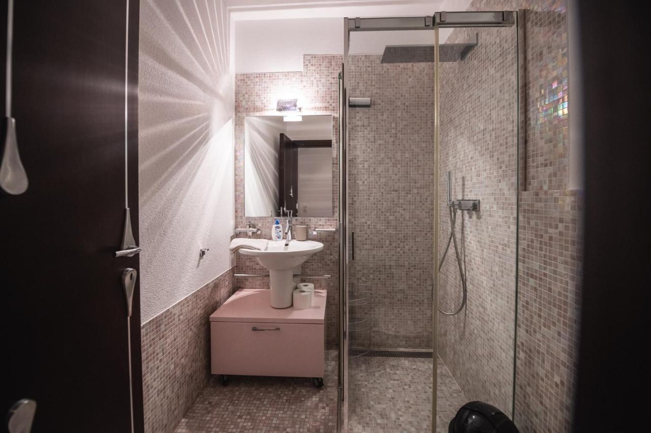 V Apartment