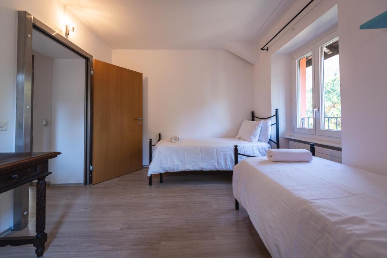 Apartment V *